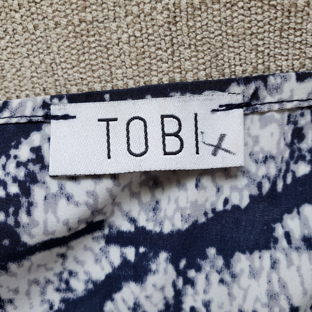 TOBI | Snake Print Dress Deep V Neck - Picture 4 of 4